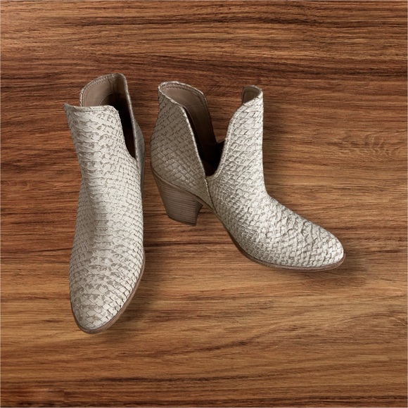 🌺 Kaanas Booties - Picture 2 of 8